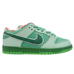 Concepts x Nike Dunk Low SB Sneakers / Trainers Green / White