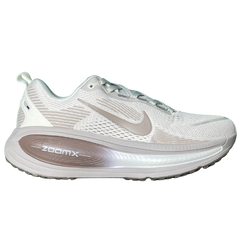 Nike Vomero 18 Sneakers / Trainers / Shoes Beige / Cream / Brown