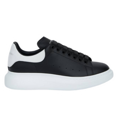 Alexander McQueen Sneakers / Trainers Black / White