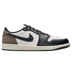 Nike x Travis Scott Air Jordan 1 Sneakers / Trainers Brown / White / Black
