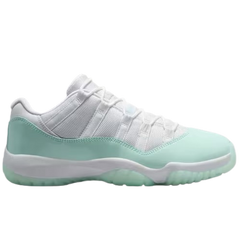 Nike Air Jordan 11 Trainers / Sneakers Baby Blue / White
