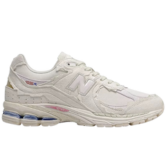 New Balance 2002R Trainers / Sneakers White / Beige / Cream / Navy Blue